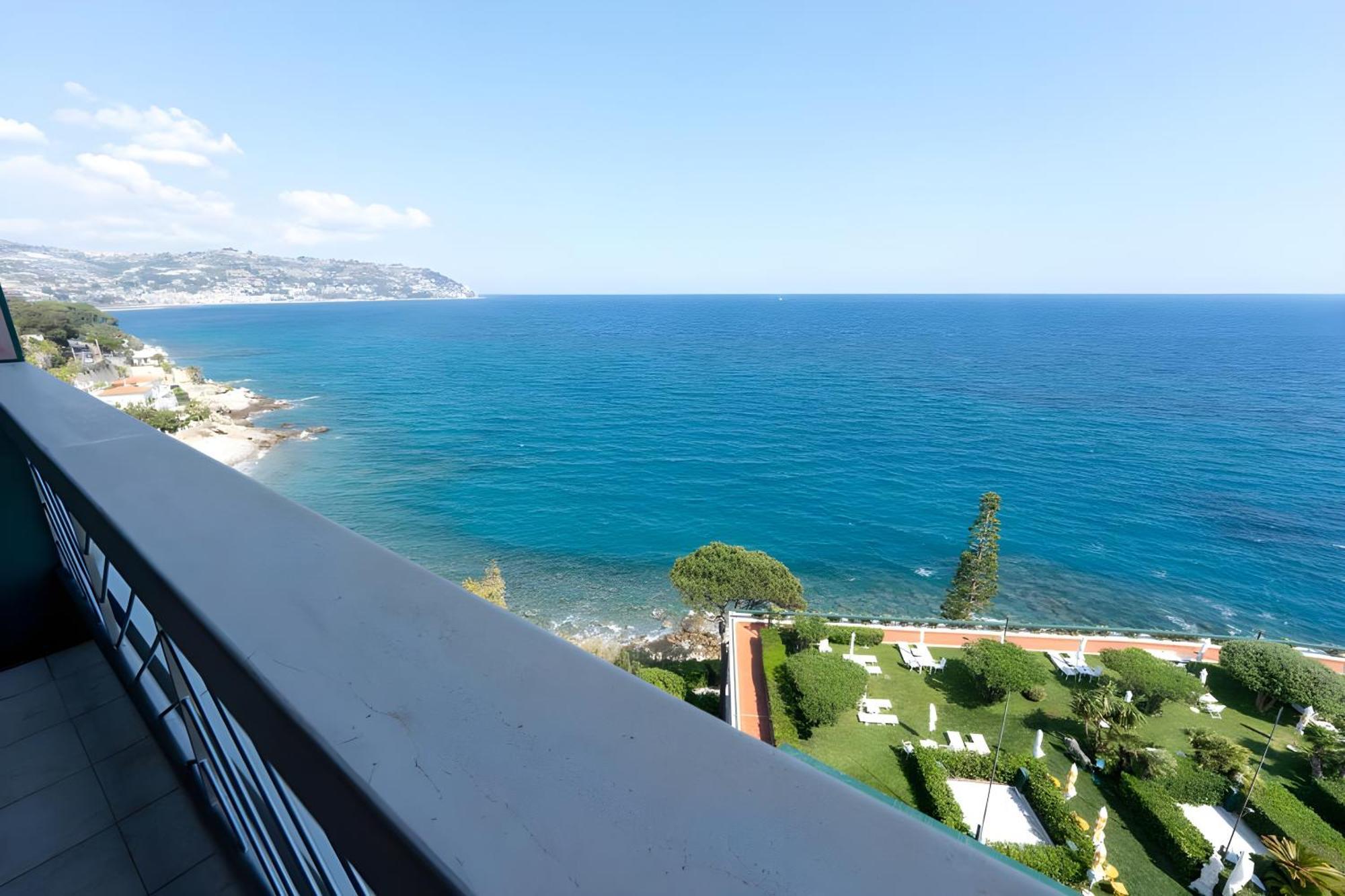 Grand Hotel Del Mare Resort & Spa Bordighera Esterno foto